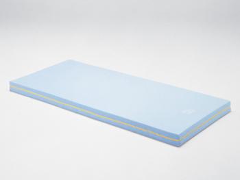 �N���[�^�[�}�b�g���X